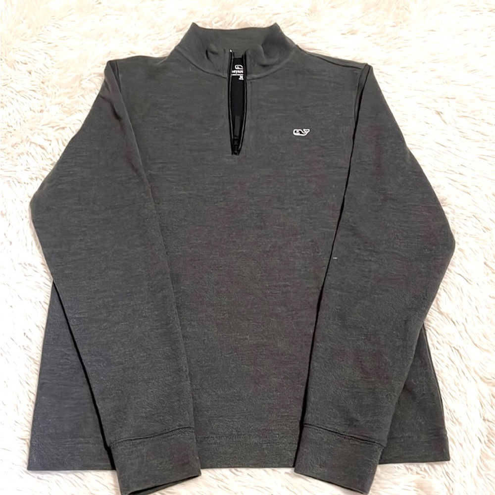 Boys Vineyard Vines Quarter Zip Pullover Size M (12-14) Like New.